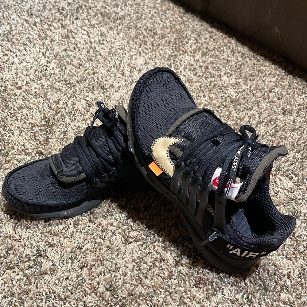 Off-White x Nike
Air Presto Sneakers
